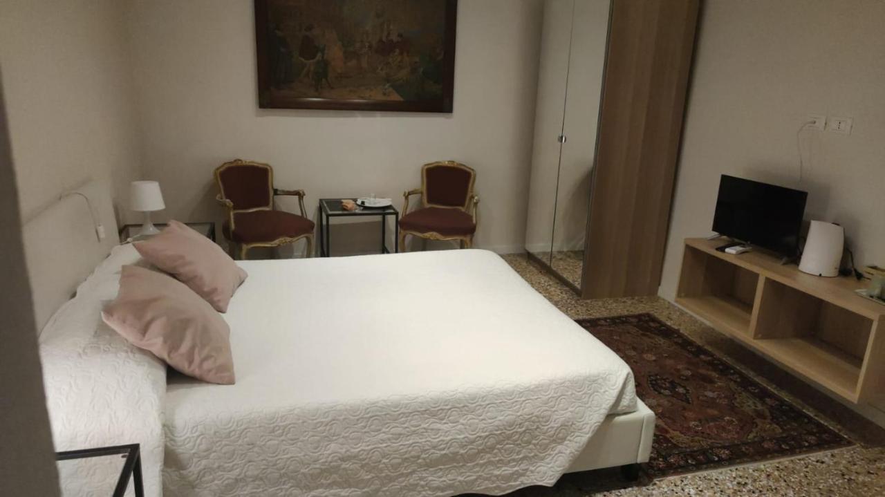 Residence Castello Venezia ภายนอก รูปภาพ